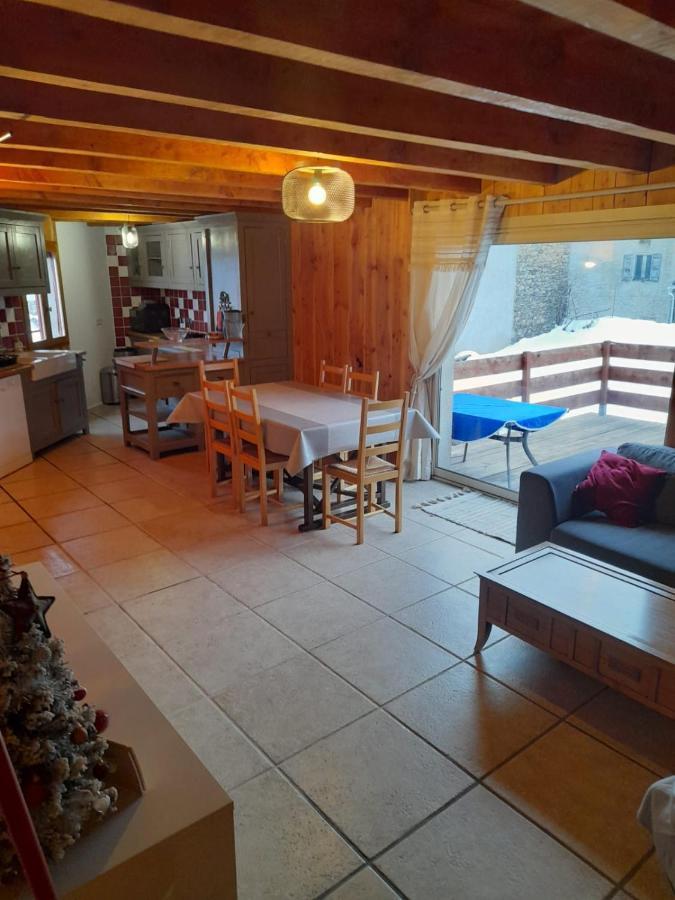 Maison De Montagne Dans Charmant Village Du Capcir Fontrabiouse Esterno foto